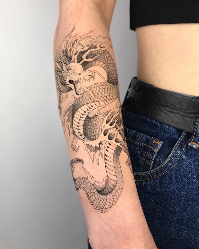 tattoo feminin dragon 60