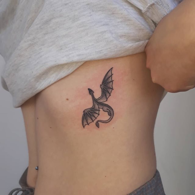 tattoo feminin dragon 62