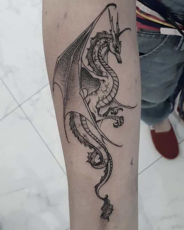 tattoo feminin dragon 67