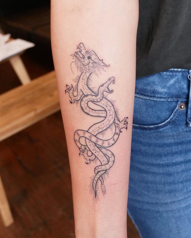 tattoo feminin dragon 72