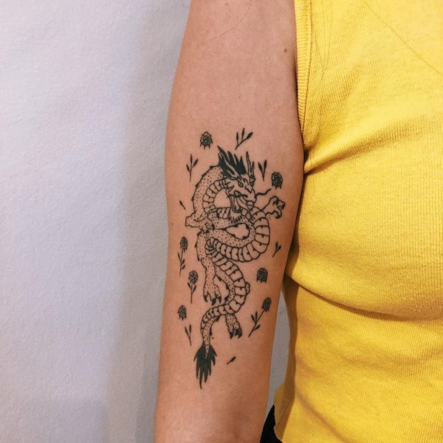 tattoo feminin dragon 77