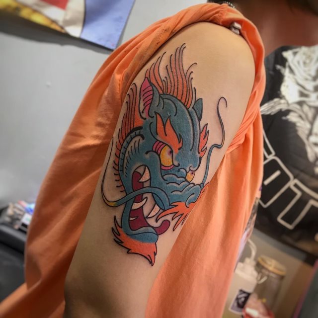 tattoo feminin dragon 90