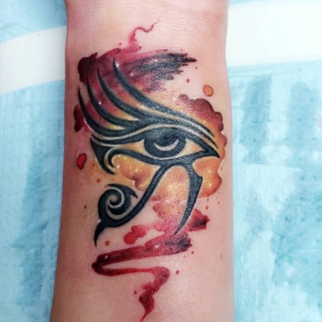 tattoo feminin egyptien 35