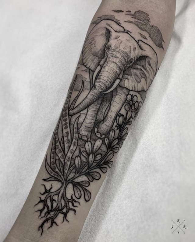tattoo feminin elephant 09