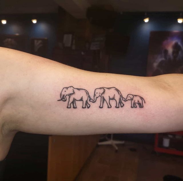 tattoo feminin elephant 18