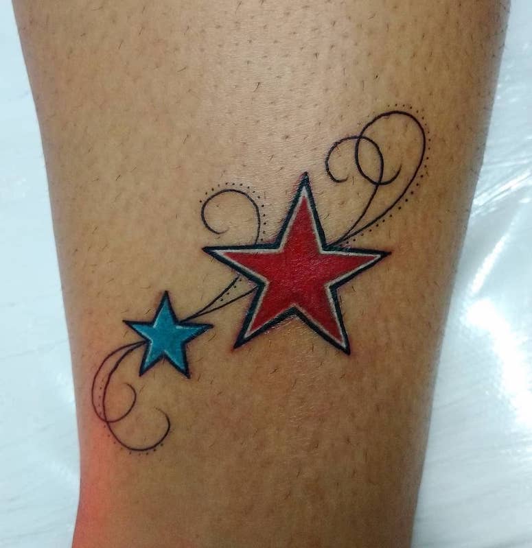 tattoo feminin etoile 71