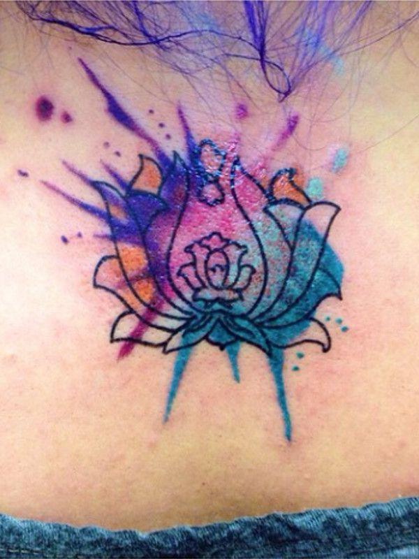 tattoo feminin fleur de lotus 09