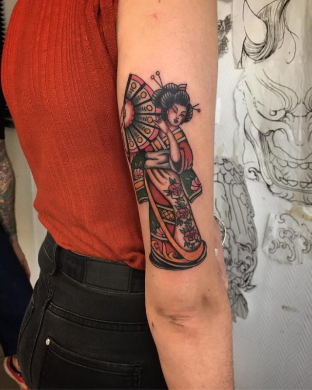 tattoo feminin geisha 17