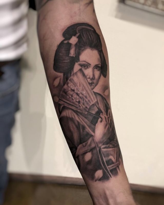 tattoo feminin geisha 29