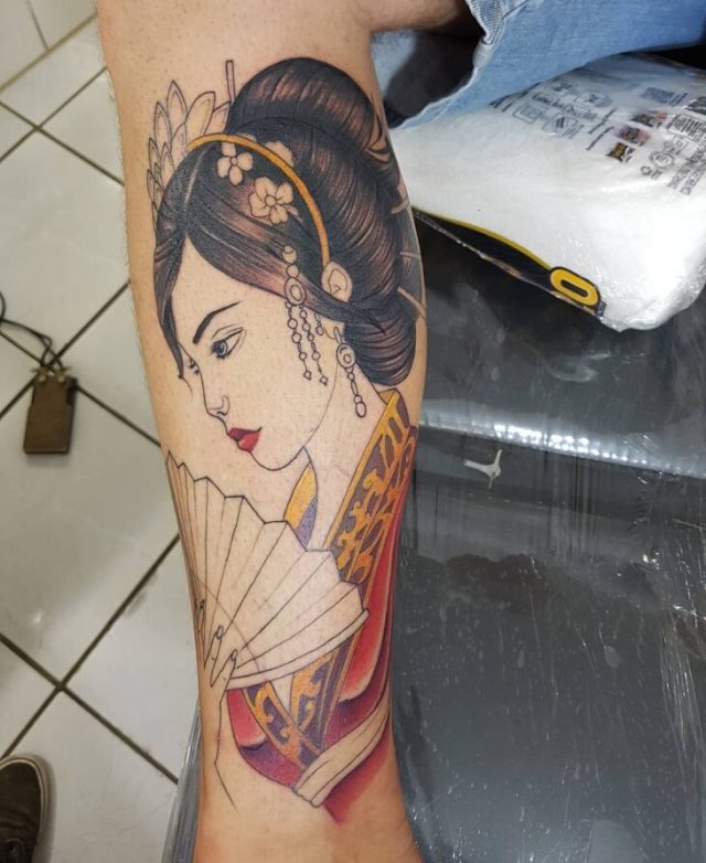 tattoo feminin geisha 64