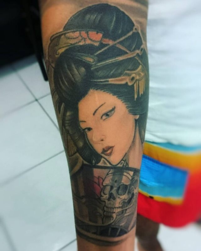 tattoo feminin geisha 65