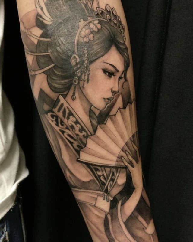 tattoo feminin geisha 67