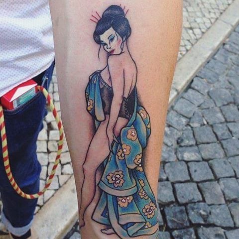 tattoo feminin geisha 68