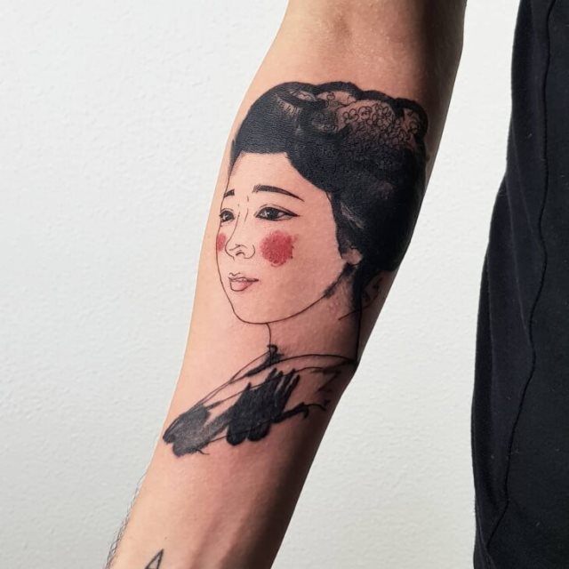 tattoo feminin geisha 72