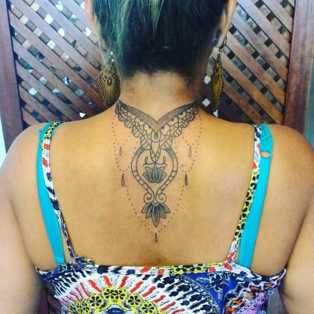 tattoo feminin hindou 11