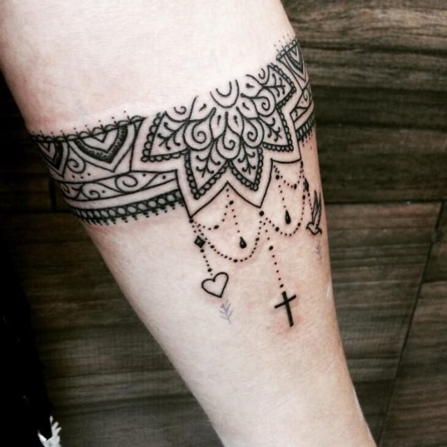 tattoo feminin hindou 13