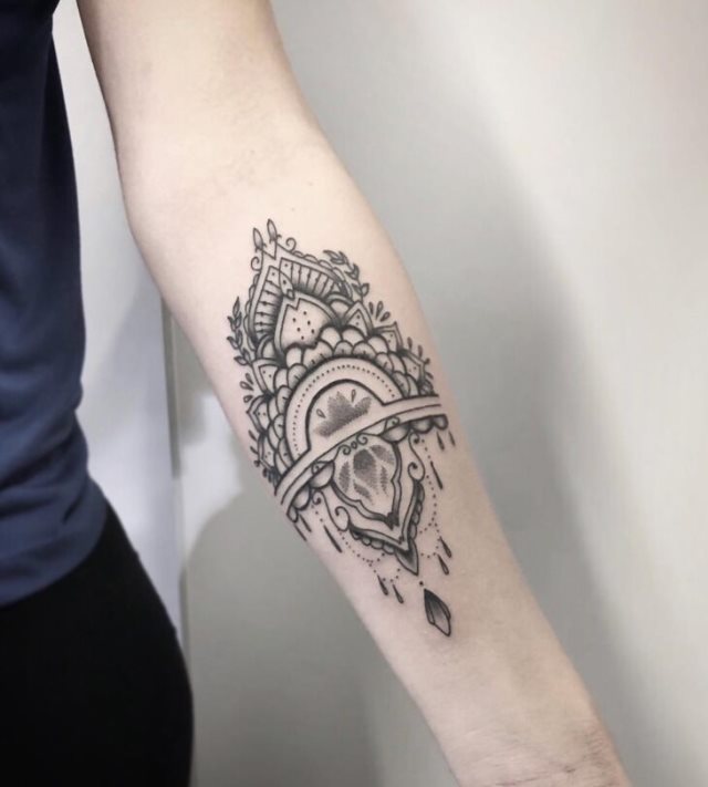 tattoo feminin hindou 17