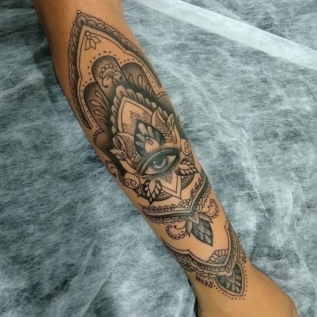 tattoo feminin hindou 28