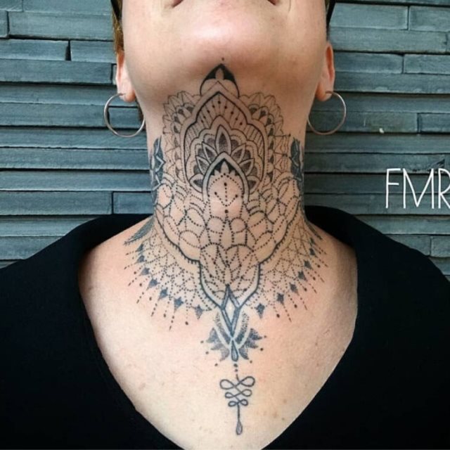 tattoo feminin hindou 46