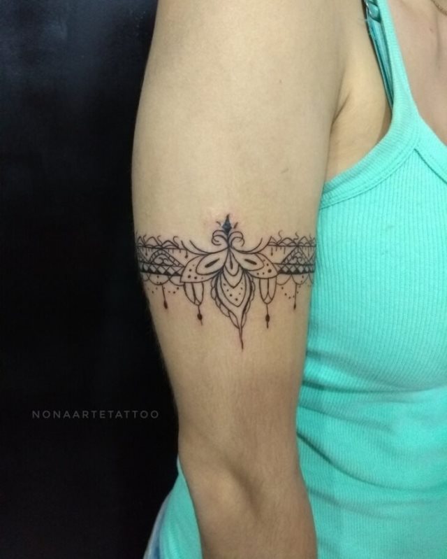 tattoo feminin hindou 52
