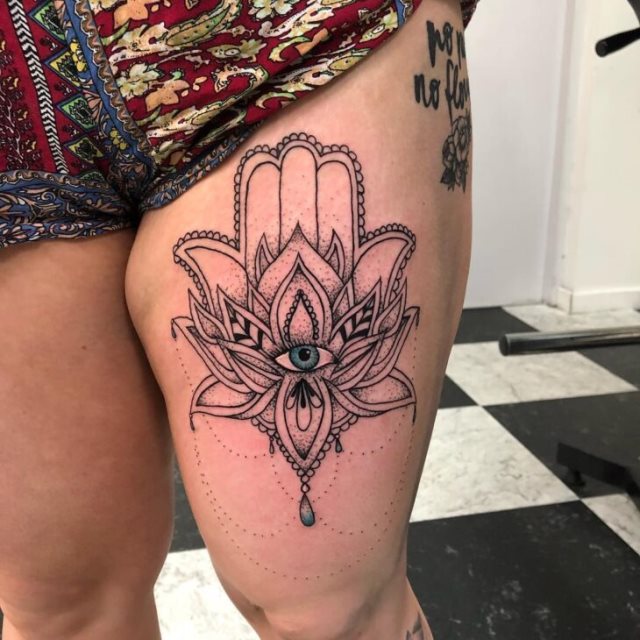 tattoo feminin hindou 70