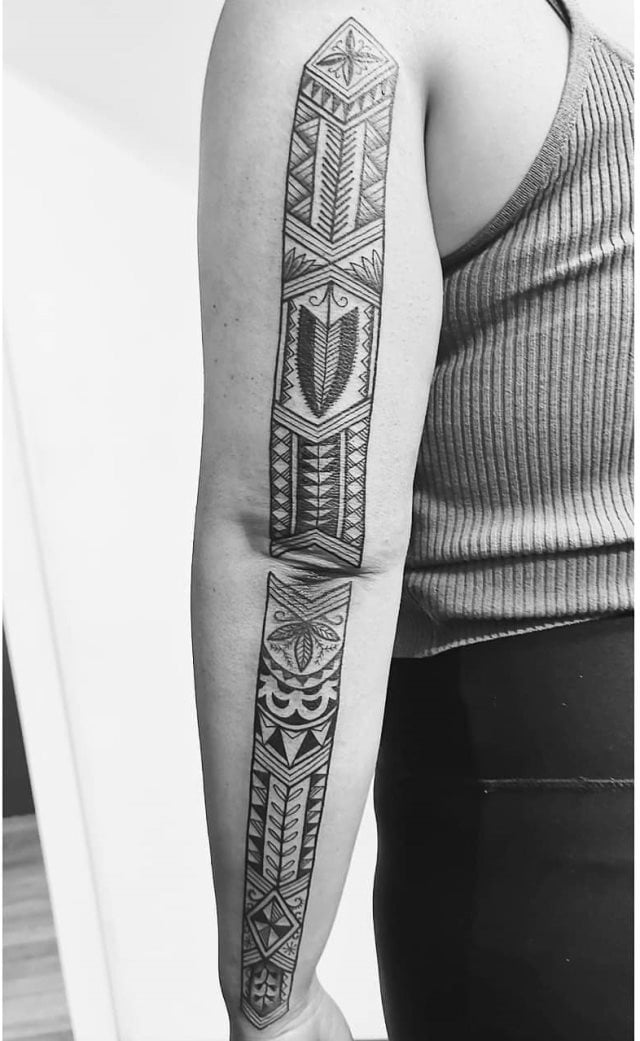 tattoo feminin indigenes 64