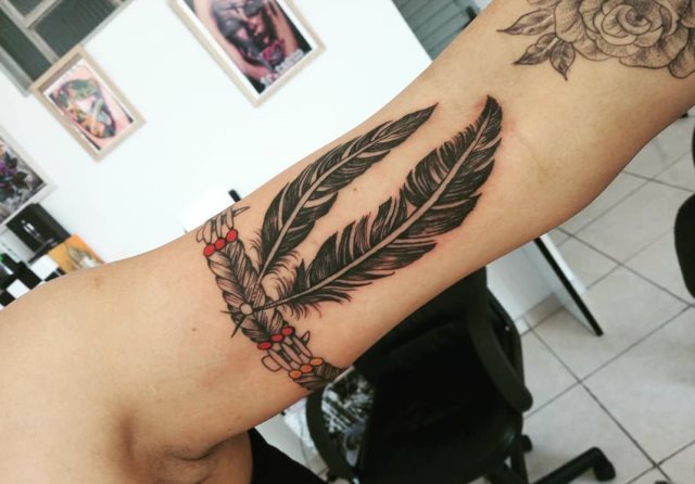 tattoo feminin indigenes 75