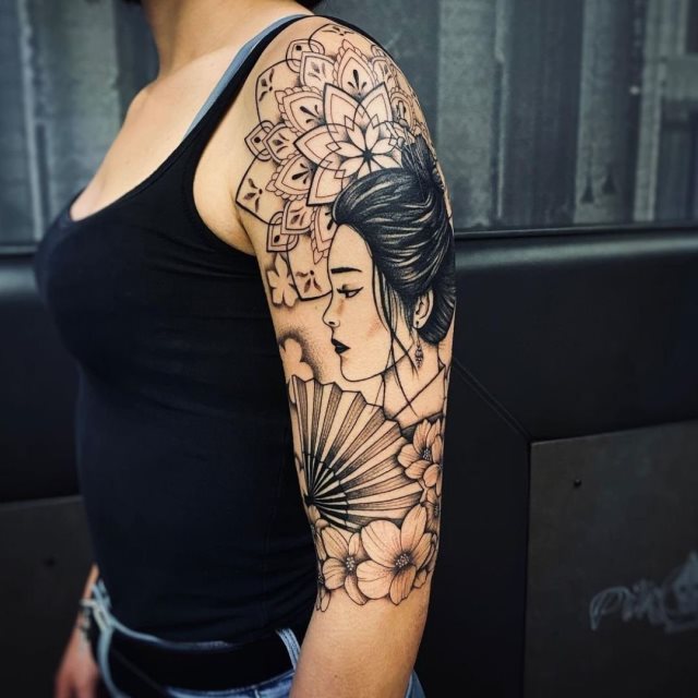 tattoo feminin japonais 19