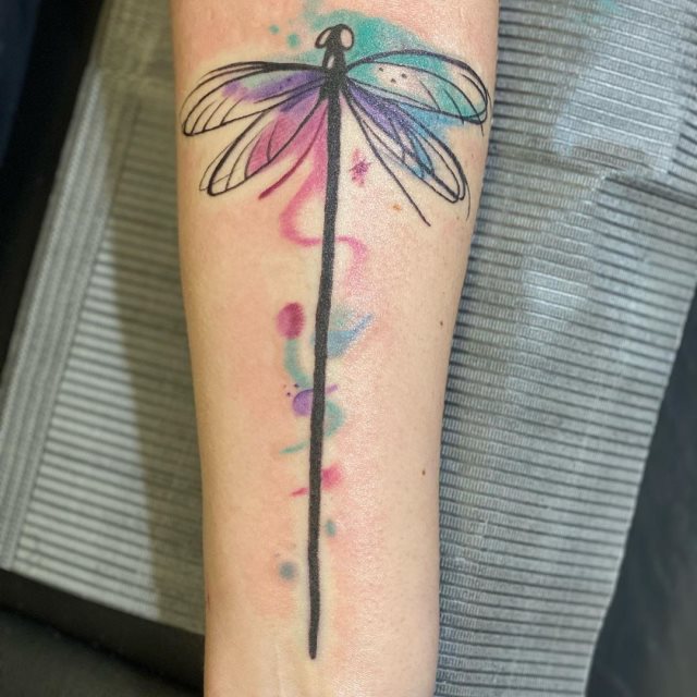 tattoo feminin libellule 18