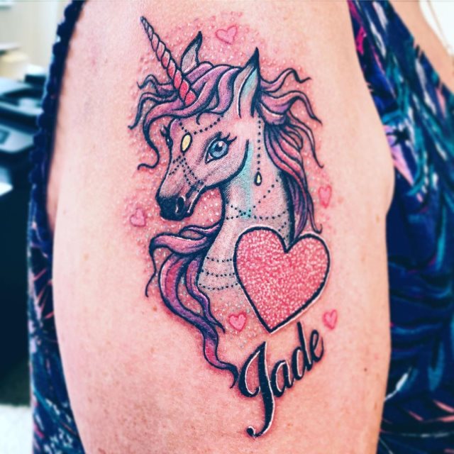 tattoo feminin licorne 11