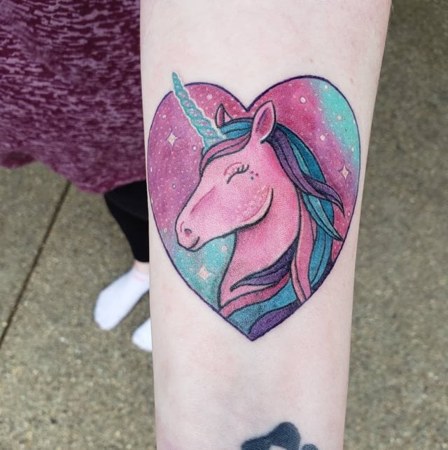 tattoo feminin licorne 25