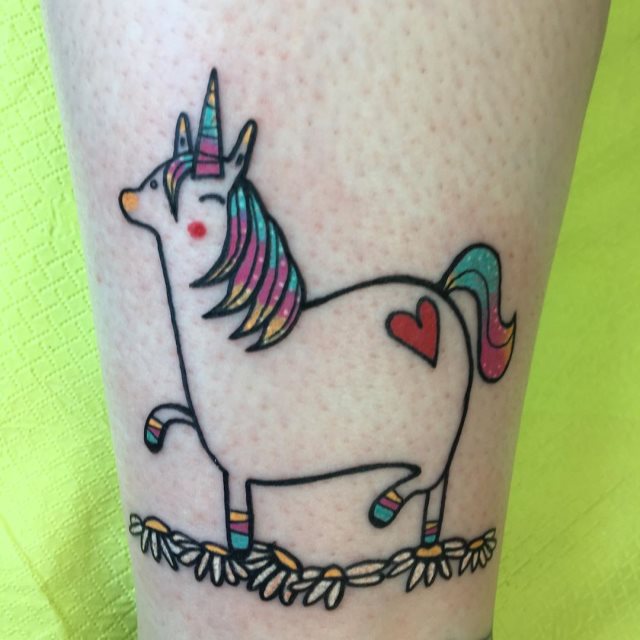 tattoo feminin licorne 29