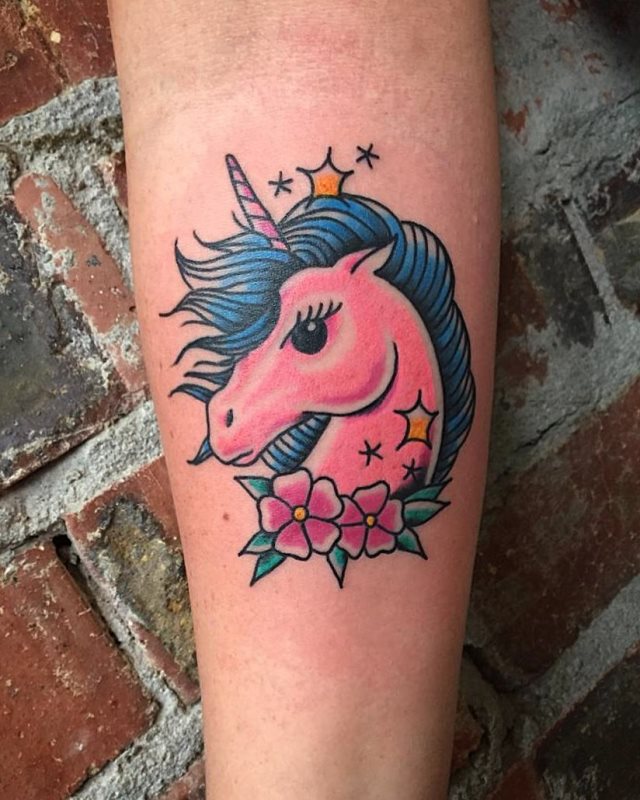 tattoo feminin licorne 41