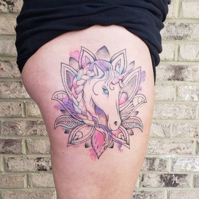 tattoo feminin licorne 57