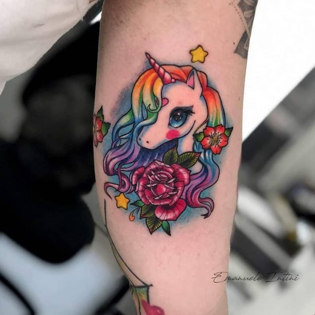 tattoo feminin licorne 61