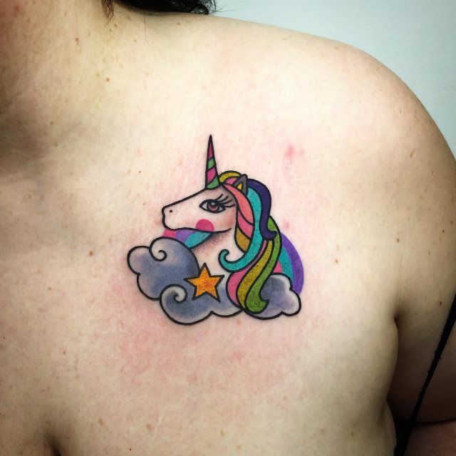 tattoo feminin licorne 64