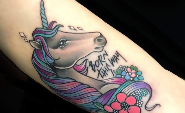 tattoo feminin licorne 74