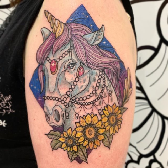 tattoo feminin licorne 82
