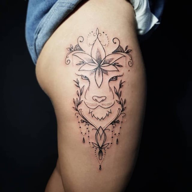 tattoo feminin lion 11