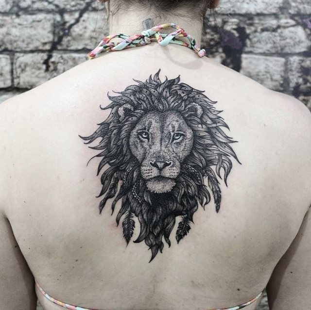 tattoo feminin lion 15