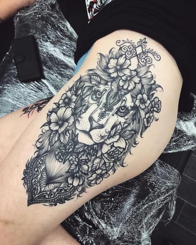 tattoo feminin lion 26