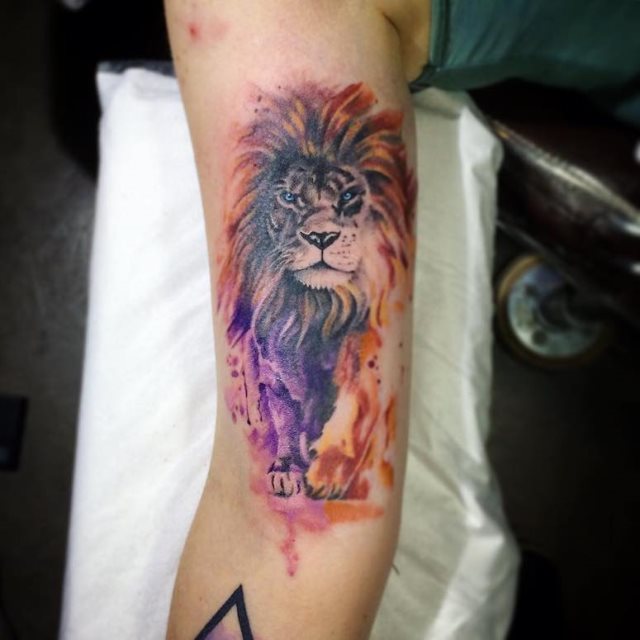 tattoo feminin lion 34