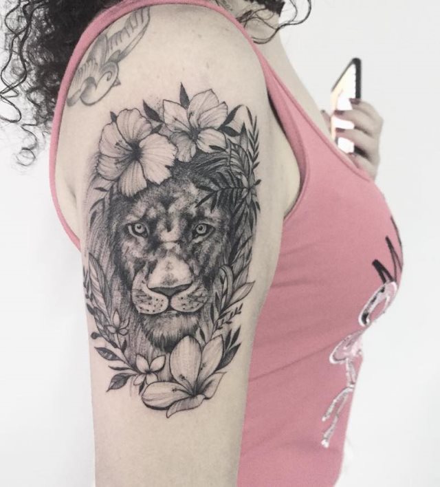 tattoo feminin lion 39