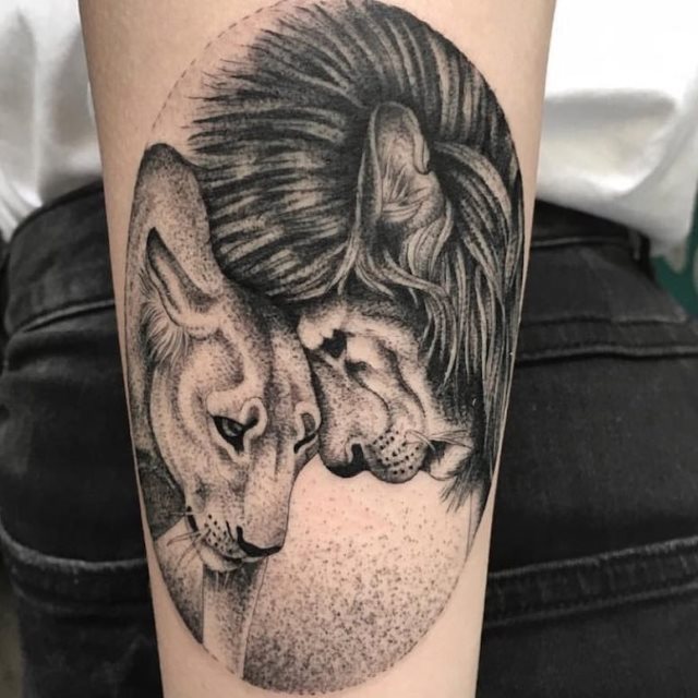 tattoo feminin lion 58