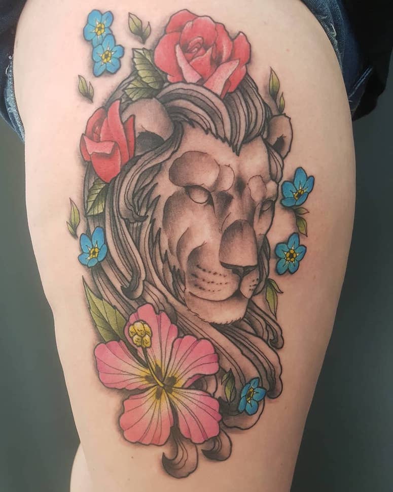 tattoo feminin lion 59