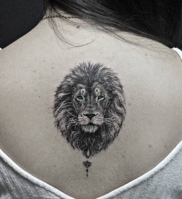 tattoo feminin lion 63
