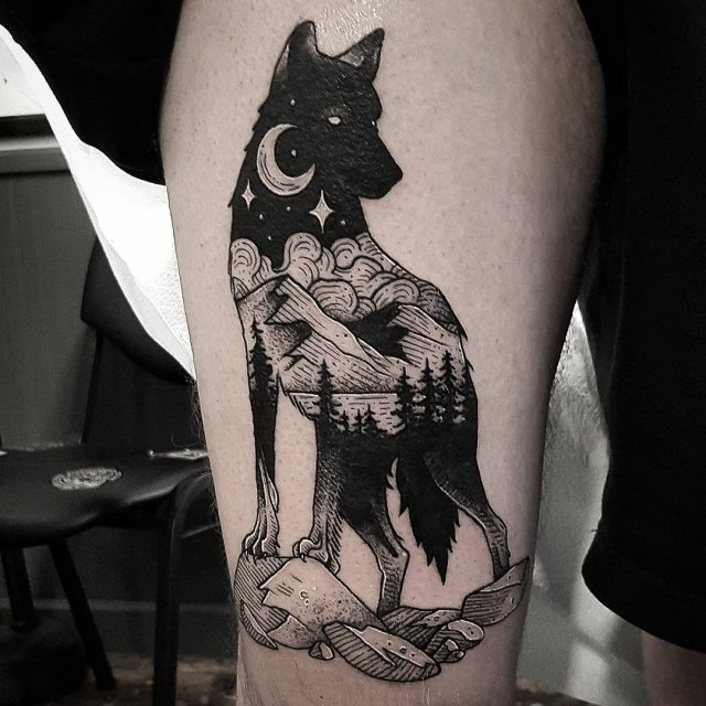 tattoo feminin loup 51