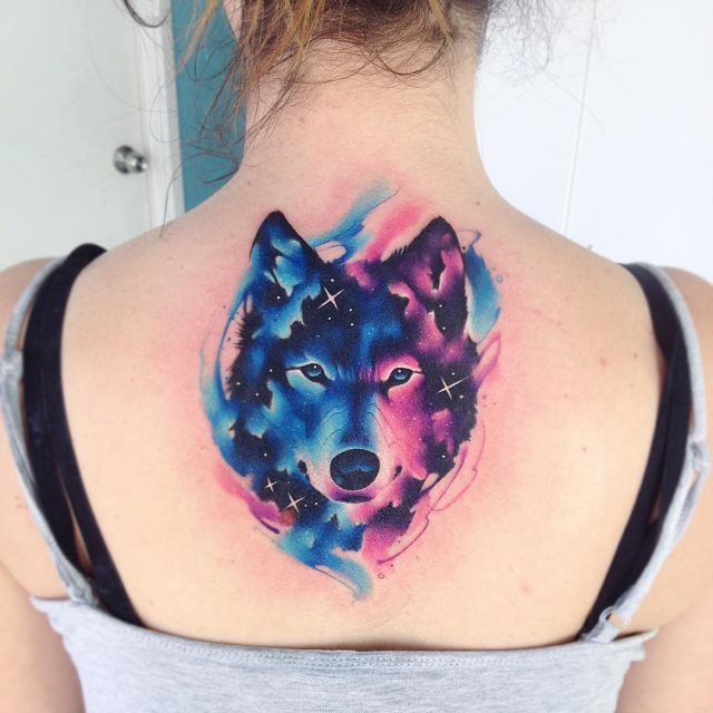 tattoo feminin loup 52