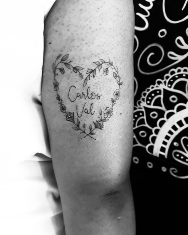 tattoo feminin nom 83