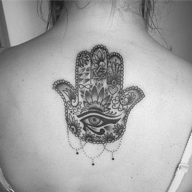 tattoo feminin oeil de ra horus 17